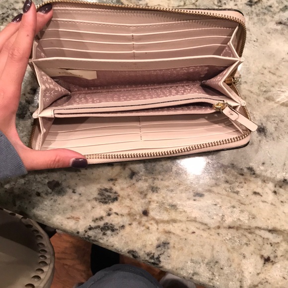 Kate Spade Wallet - Picture 4 of 8
